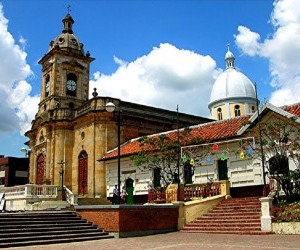 Municipio de Paipa. Fuente: Panoramio.com por Karppanta